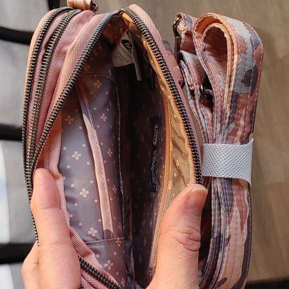 NWOT LUG - COUPE CONVERTIBLE CROSSBODY BAG - Picture 4 of 5